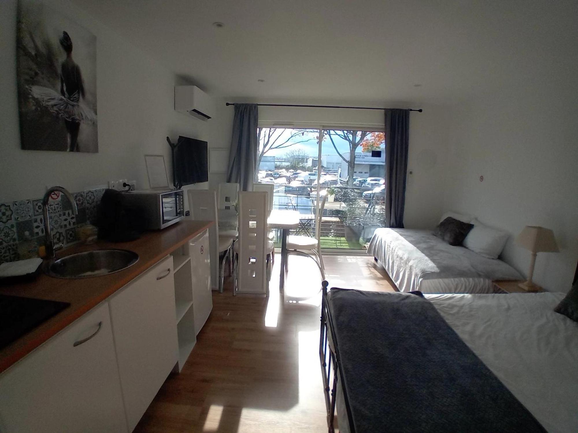 Appart'Hotel Le Clos Lassagne A Brignais - Lyon Sud ภายนอก รูปภาพ